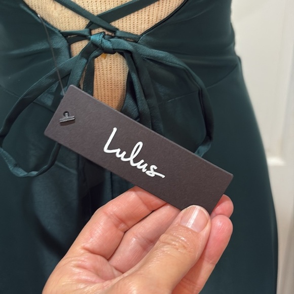 Lulus sz S emerald green long formal/prom/wedding satiny ruffled dress NWT - Picture 8 of 12